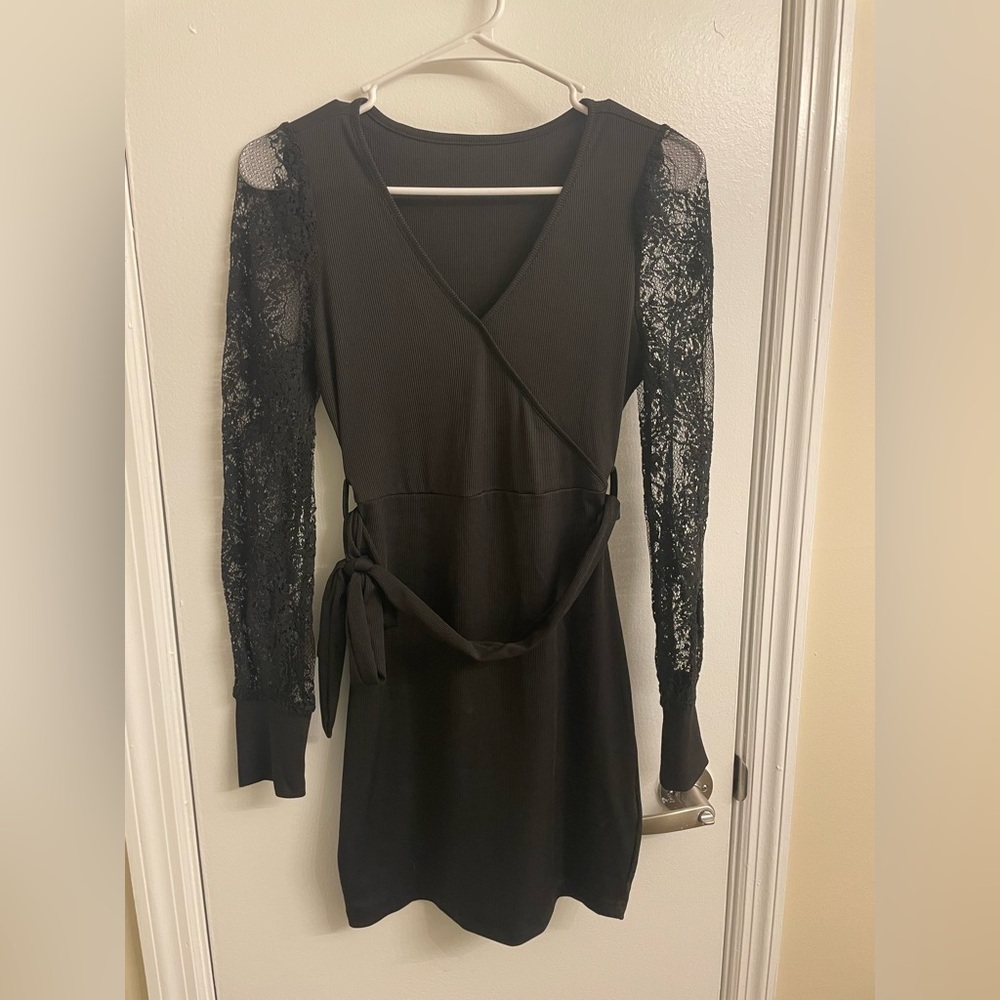 SHEIN Black Lace Long Sleeve Dress